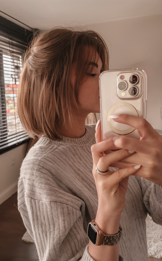 30 Trendfrisuren mit Pony 2025: Hochsteckfrisuren, mittellange Schnitte und Hochzeitsstile